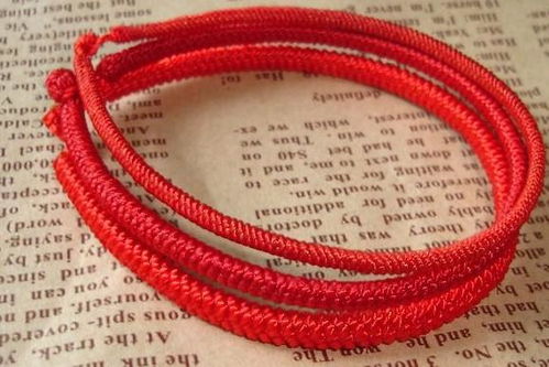 黑绳和红绳有什么含义