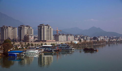 浙江杭州建德市一个大镇,名字很诗意,是全国重点镇